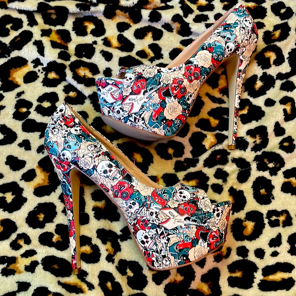 Skull stilettos